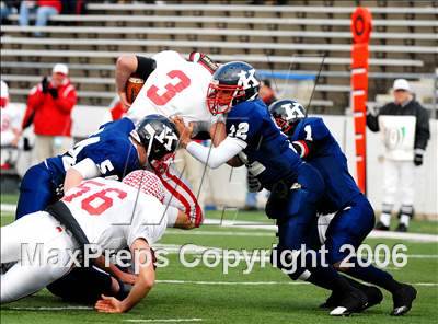 Thumbnail 3 in Kennedy vs St. Henry (D5 State Final) photogallery.