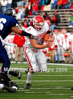 Thumbnail 2 in Kennedy vs St. Henry (D5 State Final) photogallery.
