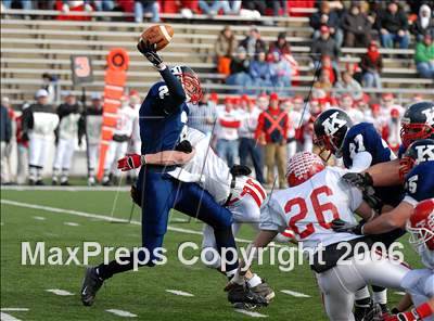 Thumbnail 3 in Kennedy vs St. Henry (D5 State Final) photogallery.