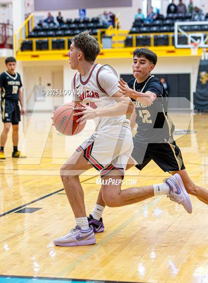 Thumbnail 3 in Mesa Vista @ Menaul (Braves Invite at Santa Fe Indian School) photogallery.