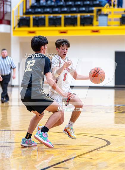 Thumbnail 3 in Mesa Vista @ Menaul (Braves Invite at Santa Fe Indian School) photogallery.