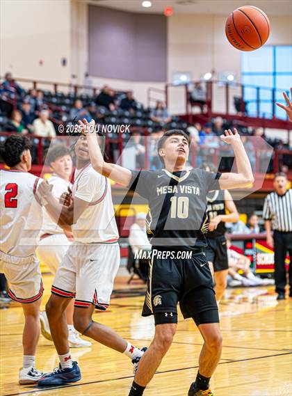 Thumbnail 3 in Mesa Vista @ Menaul (Braves Invite at Santa Fe Indian School) photogallery.
