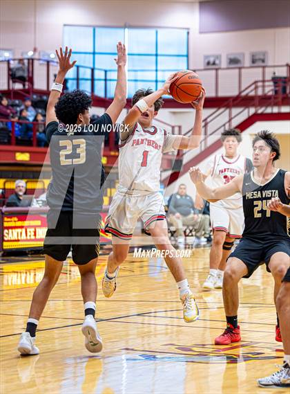 Thumbnail 3 in Mesa Vista @ Menaul (Braves Invite at Santa Fe Indian School) photogallery.