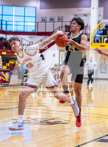 Thumbnail 3 in Mesa Vista @ Menaul (Braves Invite at Santa Fe Indian School) photogallery.