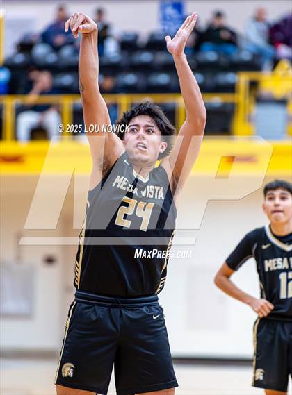 Thumbnail 1 in Mesa Vista @ Menaul (Braves Invite at Santa Fe Indian School) photogallery.