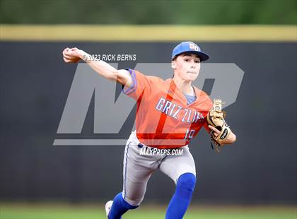 Thumbnail 2 in Grand Oaks vs Oak Ridge (2nd game double header) photogallery.