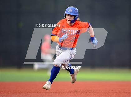 Thumbnail 2 in Grand Oaks vs Oak Ridge (2nd game double header) photogallery.