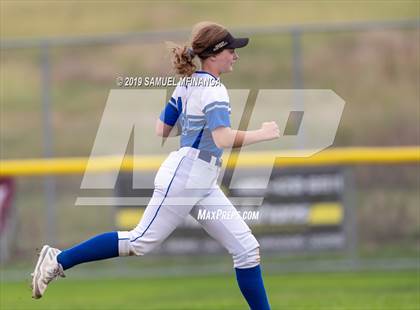 Thumbnail 2 in Marian vs. Beatrice photogallery.