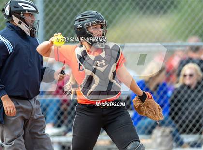 Thumbnail 1 in Marian vs. Beatrice photogallery.