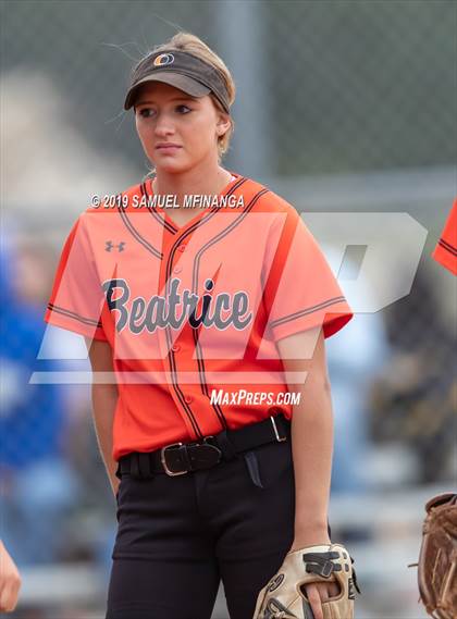 Thumbnail 1 in Marian vs. Beatrice photogallery.