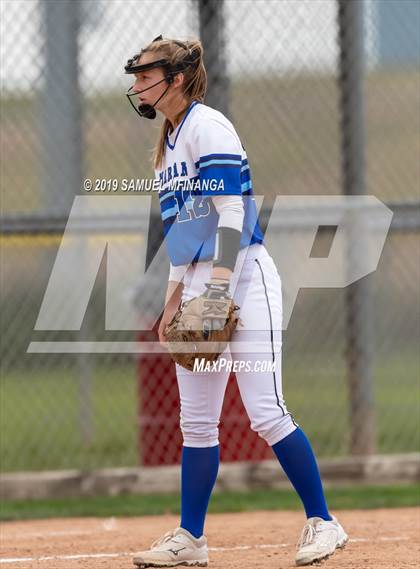 Thumbnail 1 in Marian vs. Beatrice photogallery.