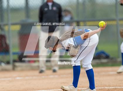 Thumbnail 2 in Marian vs. Beatrice photogallery.