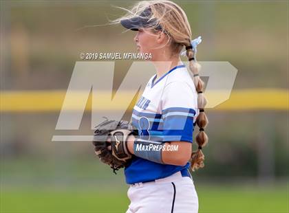 Thumbnail 1 in Marian vs. Beatrice photogallery.