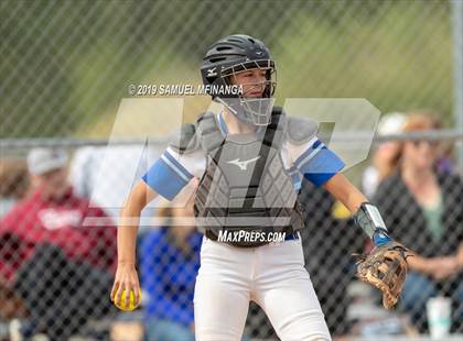 Thumbnail 1 in Marian vs. Beatrice photogallery.