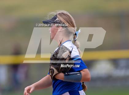 Thumbnail 1 in Marian vs. Beatrice photogallery.