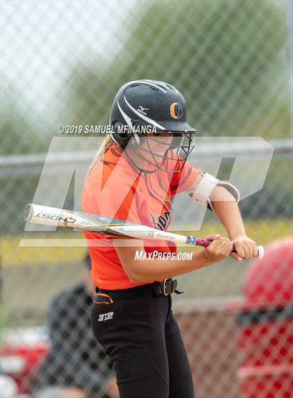 Thumbnail 1 in Marian vs. Beatrice photogallery.