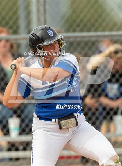 Thumbnail 3 in Marian vs. Beatrice photogallery.