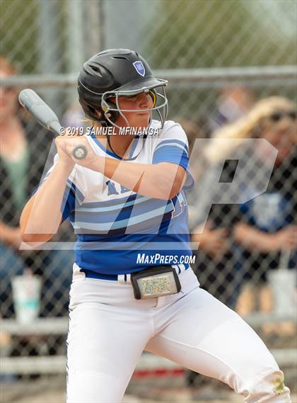 Thumbnail 1 in Marian vs. Beatrice photogallery.