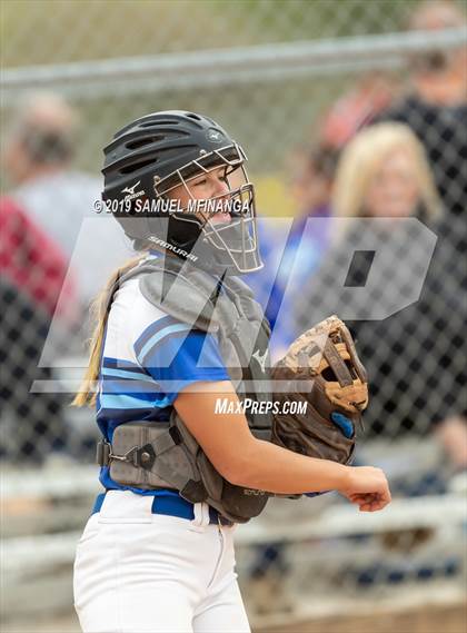 Thumbnail 1 in Marian vs. Beatrice photogallery.
