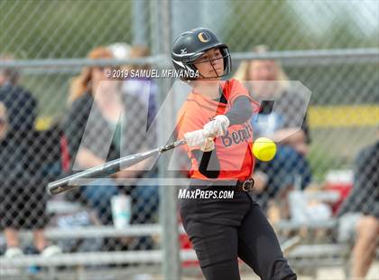 Thumbnail 2 in Marian vs. Beatrice photogallery.