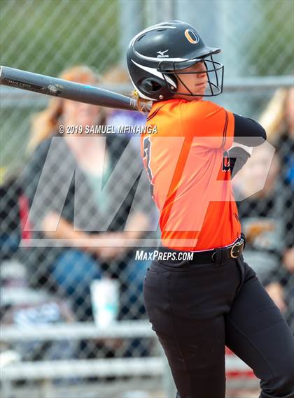 Thumbnail 1 in Marian vs. Beatrice photogallery.