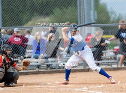Thumbnail 1 in Marian vs. Beatrice photogallery.