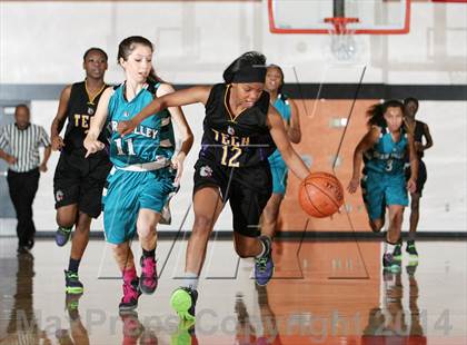 Thumbnail 1 in Oakland Tech vs. Deer Valley (MLK-Shootout) photogallery.