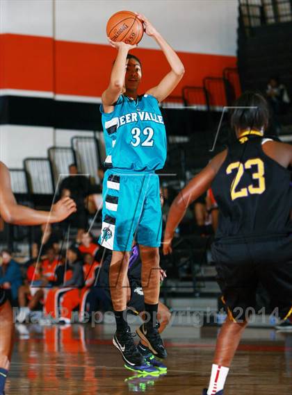 Thumbnail 3 in Oakland Tech vs. Deer Valley (MLK-Shootout) photogallery.