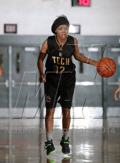 Thumbnail 1 in Oakland Tech vs. Deer Valley (MLK-Shootout) photogallery.