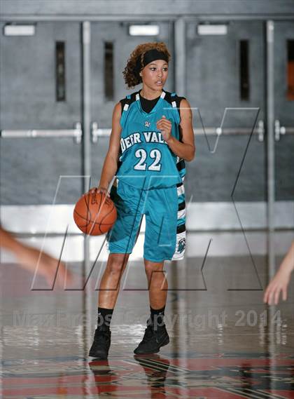 Thumbnail 3 in Oakland Tech vs. Deer Valley (MLK-Shootout) photogallery.