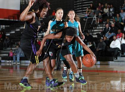 Thumbnail 2 in Oakland Tech vs. Deer Valley (MLK-Shootout) photogallery.