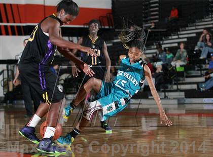 Thumbnail 3 in Oakland Tech vs. Deer Valley (MLK-Shootout) photogallery.