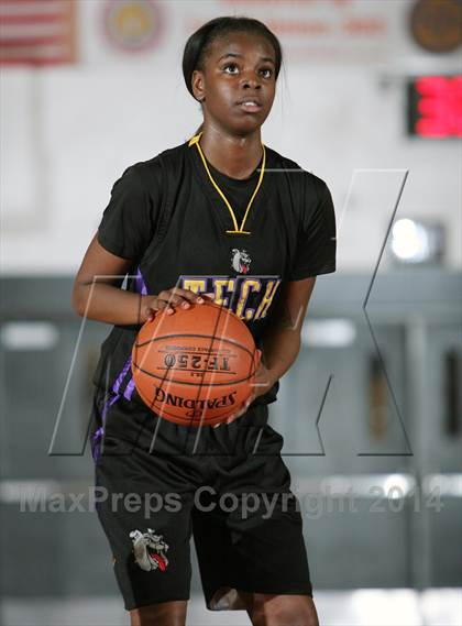 Thumbnail 3 in Oakland Tech vs. Deer Valley (MLK-Shootout) photogallery.