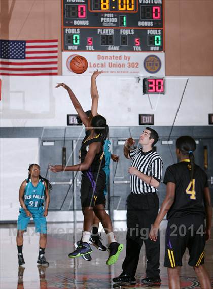 Thumbnail 1 in Oakland Tech vs. Deer Valley (MLK-Shootout) photogallery.