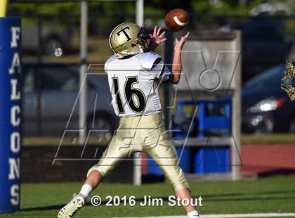 Thumbnail 1 in Trumbull @ Ludlowe photogallery.