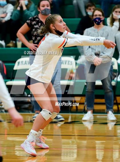 Thumbnail 1 in Le Roy vs. Attica (Section 5 Class C Final) photogallery.