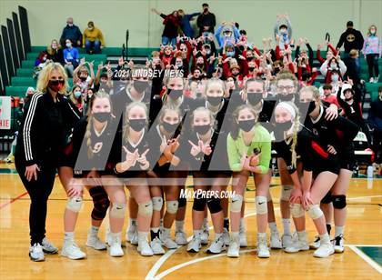 Thumbnail 1 in Le Roy vs. Attica (Section 5 Class C Final) photogallery.
