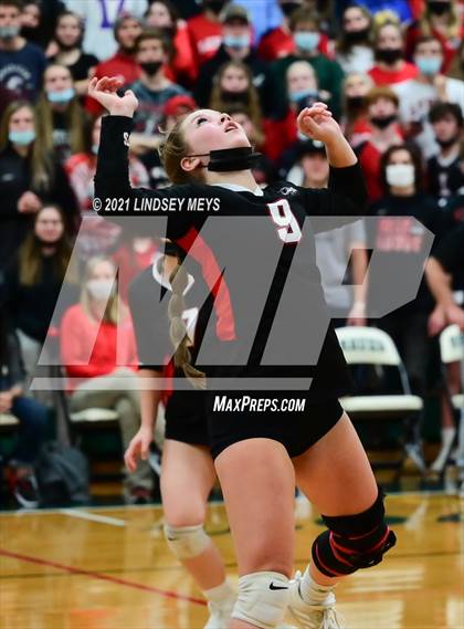 Thumbnail 3 in Le Roy vs. Attica (Section 5 Class C Final) photogallery.