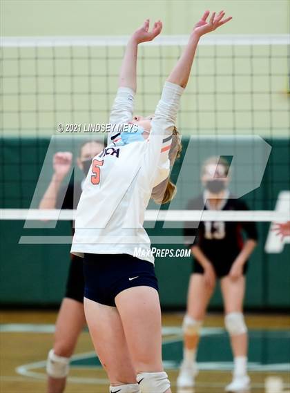 Thumbnail 1 in Le Roy vs. Attica (Section 5 Class C Final) photogallery.