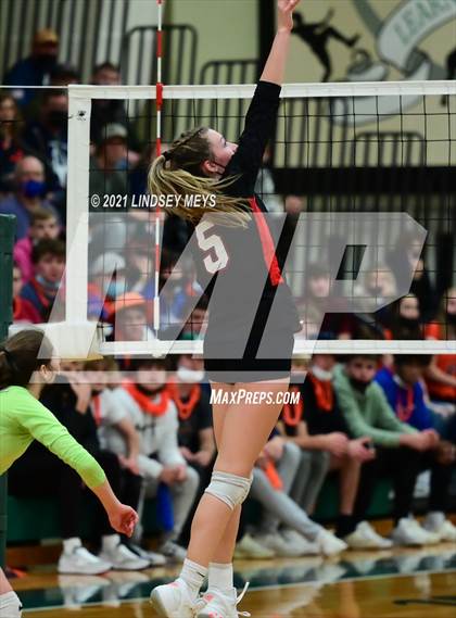 Thumbnail 1 in Le Roy vs. Attica (Section 5 Class C Final) photogallery.