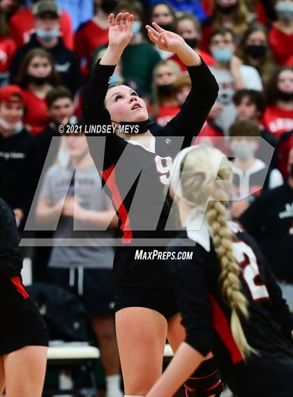 Thumbnail 2 in Le Roy vs. Attica (Section 5 Class C Final) photogallery.