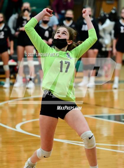 Thumbnail 1 in Le Roy vs. Attica (Section 5 Class C Final) photogallery.
