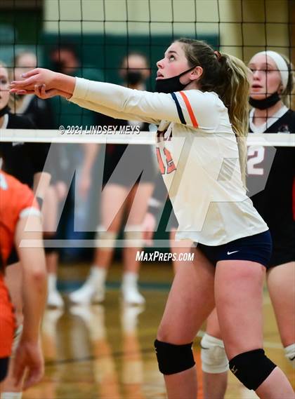 Thumbnail 1 in Le Roy vs. Attica (Section 5 Class C Final) photogallery.