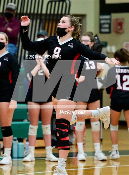 Thumbnail 2 in Le Roy vs. Attica (Section 5 Class C Final) photogallery.