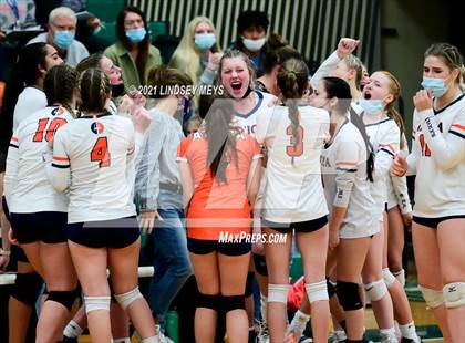 Thumbnail 2 in Le Roy vs. Attica (Section 5 Class C Final) photogallery.