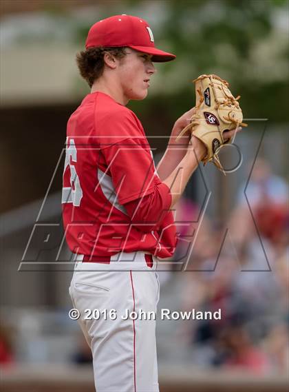 Thumbnail 2 in Mundelein vs. Libertyville (IHSA 4A Regional Final) photogallery.