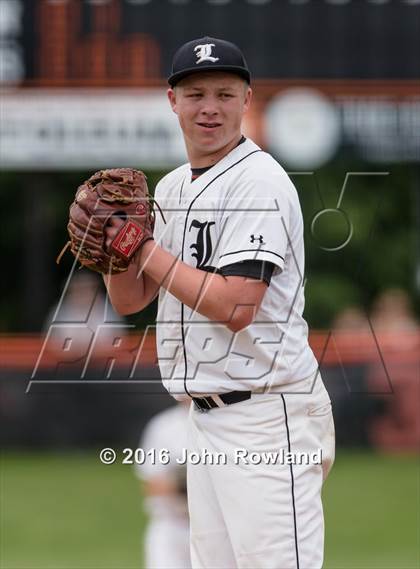 Thumbnail 1 in Mundelein vs. Libertyville (IHSA 4A Regional Final) photogallery.