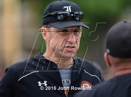 Thumbnail 2 in Mundelein vs. Libertyville (IHSA 4A Regional Final) photogallery.