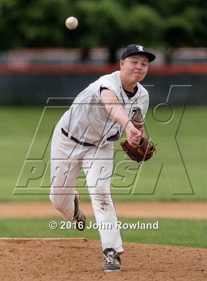 Thumbnail 3 in Mundelein vs. Libertyville (IHSA 4A Regional Final) photogallery.