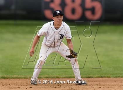 Thumbnail 3 in Mundelein vs. Libertyville (IHSA 4A Regional Final) photogallery.